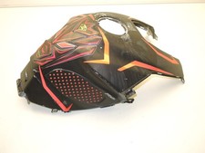 Carénage réservoir essence