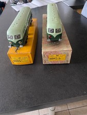 JEP ECHELLE O AUTOMOTRICE 6085-1A ET SA VOITURE VOYAGEURS 6085V EN BO