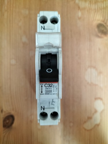 Disjoncteur modulaire c32 32a - modulaire,