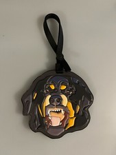 Bijou de sac Givenchy en cuir Rottweiler bon état