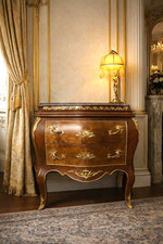Belle grande commode style