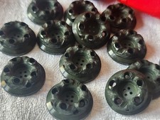 Lot 12 boutons vintage vert