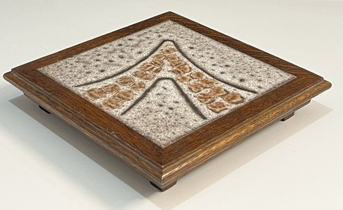 Dessous plat milieu de - de, ou