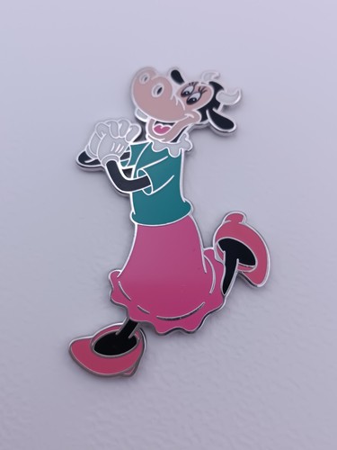 Disneyland paris pin trading - paris,