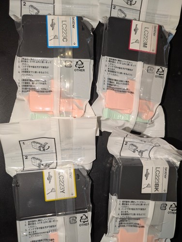 Lc223 y lot - /,