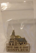 PIN'S HONFLEUR CHAPELLE NOTRE DAME DE GRACE / SIGNÉ & NUMEROTÉ / EXCELLENT ETAT