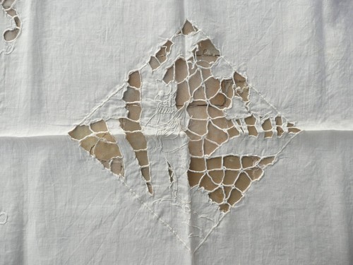 Broderies ancienne faite - broderies, main