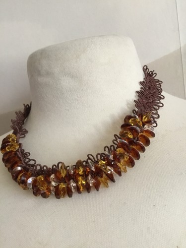 Collier ras cou - ras,