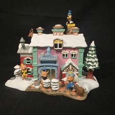 Danbury Mint THREE LITTLE PIGS BAKERY Lighted Disney Winter Wonderland Village