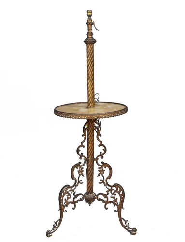 Pied lampe formant - pied, de
