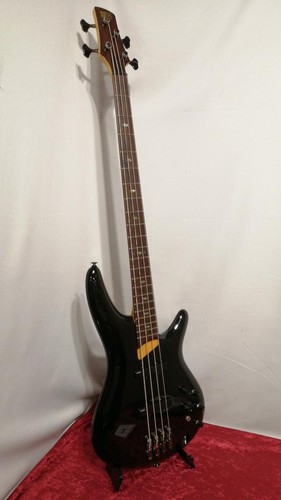 Guitare basse électrique