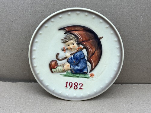 Assiette hummel goebel 19 - /,