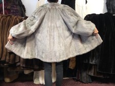 Manteau En Fourrure De Nerz