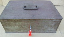 Ancienne  grande CAISSE EN