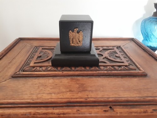 Socle bois peint noir - en,