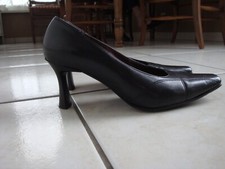 CHAUSSURES ESCARPINS BATA -