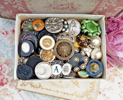 Lot boutons anciens et - de,
