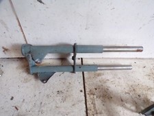 A l'unité corps de fourche