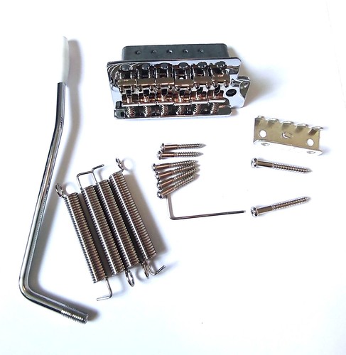 Vibrato strat chrome - chrome, style