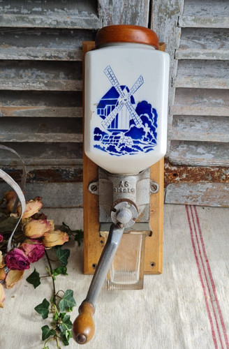 Ancien moulin cafe - moulin, a