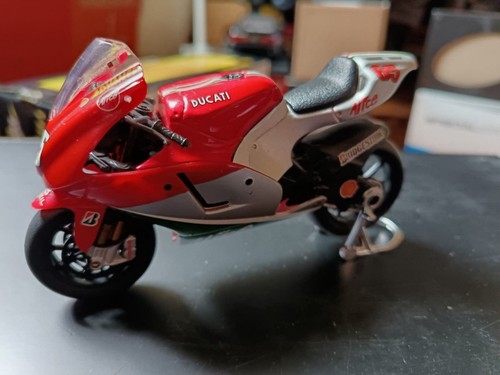 Moto ducati numero - numero, 65