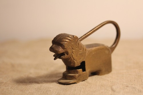 Ancien cadenas forme - en,