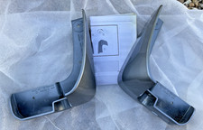 Suzuki Ridged Front Mud Flaps Grey Swift 10-05/17 Genuine New 990E0-68l11-ZCD