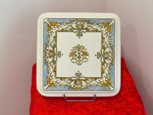 Joli dessous plat - plat, en