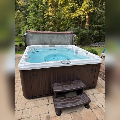 Jacuzzi 245 hot tub seven - hot,