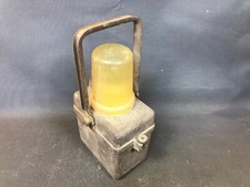 Ancienne lampe de type chemins