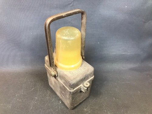 Ancienne lampe type - lampe, chemins