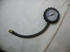 Manomètre pression pneus