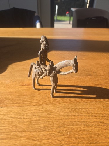 Statuette africaine ancienne - statuette,