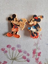 RARE PAIRE DE BROCHES 70S MICKEY MINNIE WALT DISNEY PRODUCTIONS DATÉE 1978 1979 
