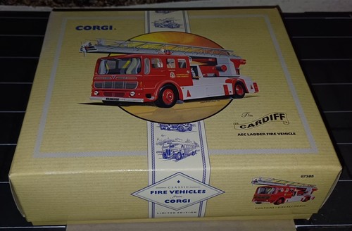 Camions corgi fire engines - camions,
