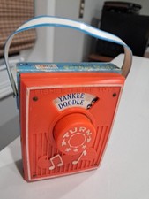 VTG 1975~Fisher- Price  Pocket Radio~ Wind-Up Toy Yankee Doodle!~ IT WORKS!