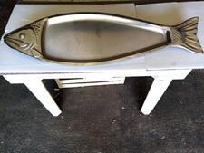 GRAND PLAT EN FORME DE POISSON