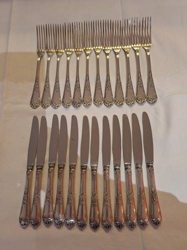 Fourchettes 12 couteaux - et,