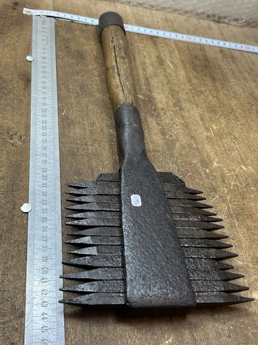 Outil ancien old tool - outil,