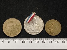 LOT 3 MEDAILLES JETONS -
