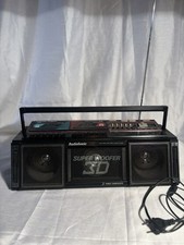 Radio vintage AudioSonic Super Woofer 3D, un modèle collector des années 80.