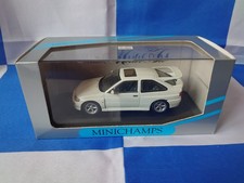 Ford Escort Cosworth blanche 1/43 minichamps