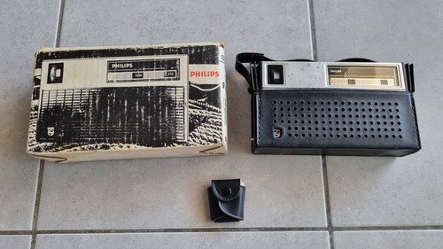 Très belle radio portative