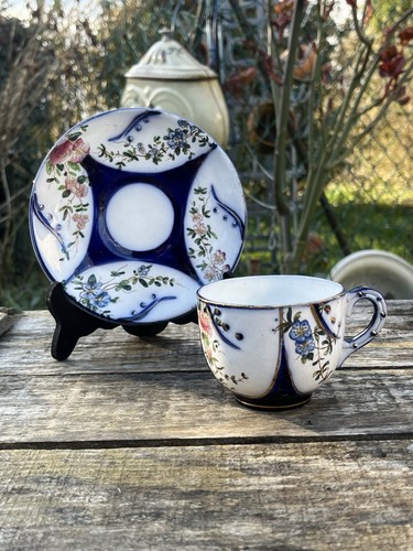 Tasse sous polychrome - tasse,,
