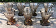 Vintage 7 verres à liqueur