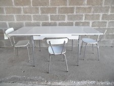 TABLE CHAISES EN FORMICA