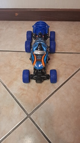 Voiture télécommandée
