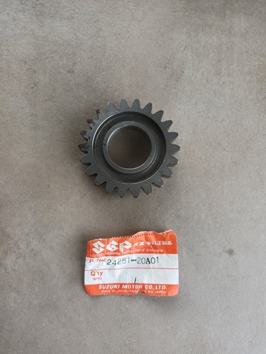 Suzuki 500 pignon boite - 500,