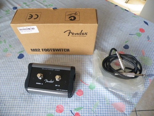 Fender pédalier pour ampli
