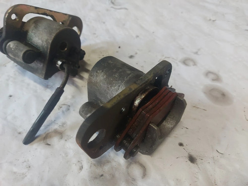 Etriers avant quad - 2),